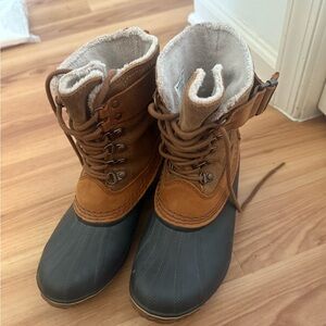 Classic Sorel Brown Boots with Cream Faux Fur Lining
